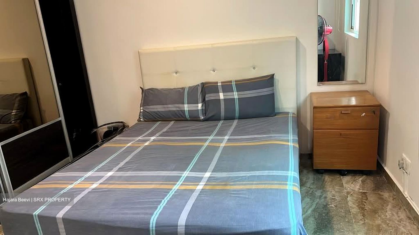 Pasir Panjang Road (D5), Terrace #579776921